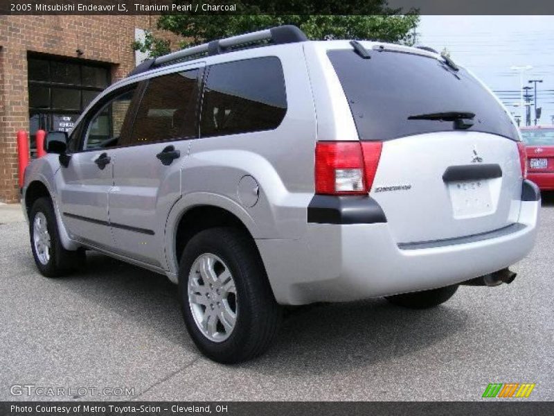 Titanium Pearl / Charcoal 2005 Mitsubishi Endeavor LS