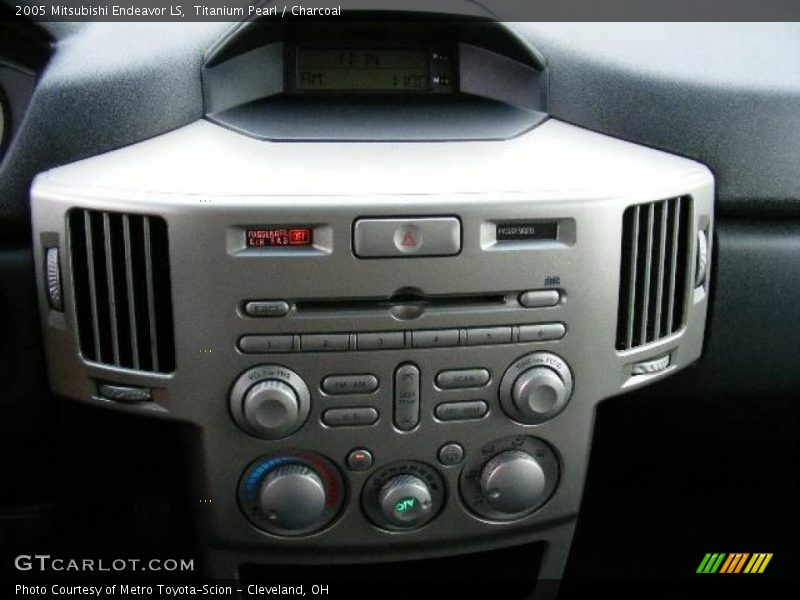 Titanium Pearl / Charcoal 2005 Mitsubishi Endeavor LS