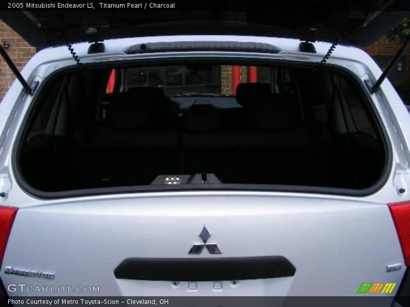 Titanium Pearl / Charcoal 2005 Mitsubishi Endeavor LS