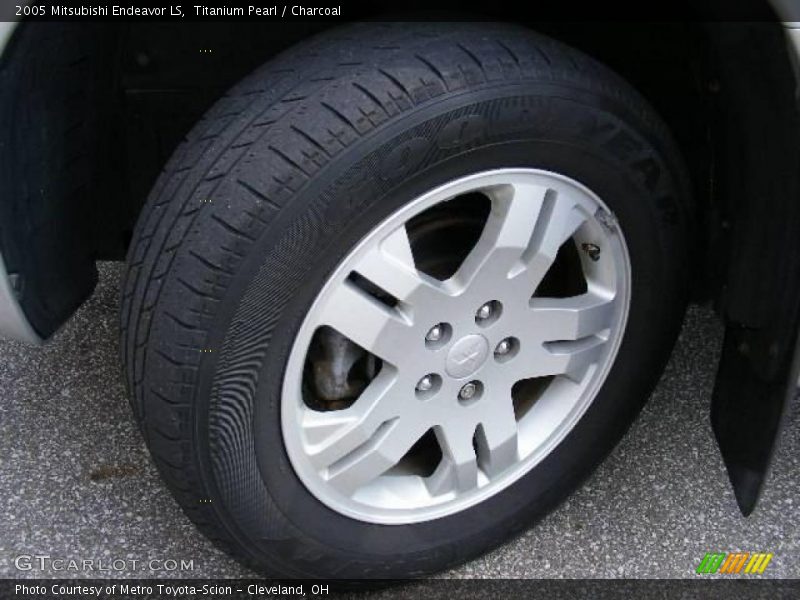 Titanium Pearl / Charcoal 2005 Mitsubishi Endeavor LS