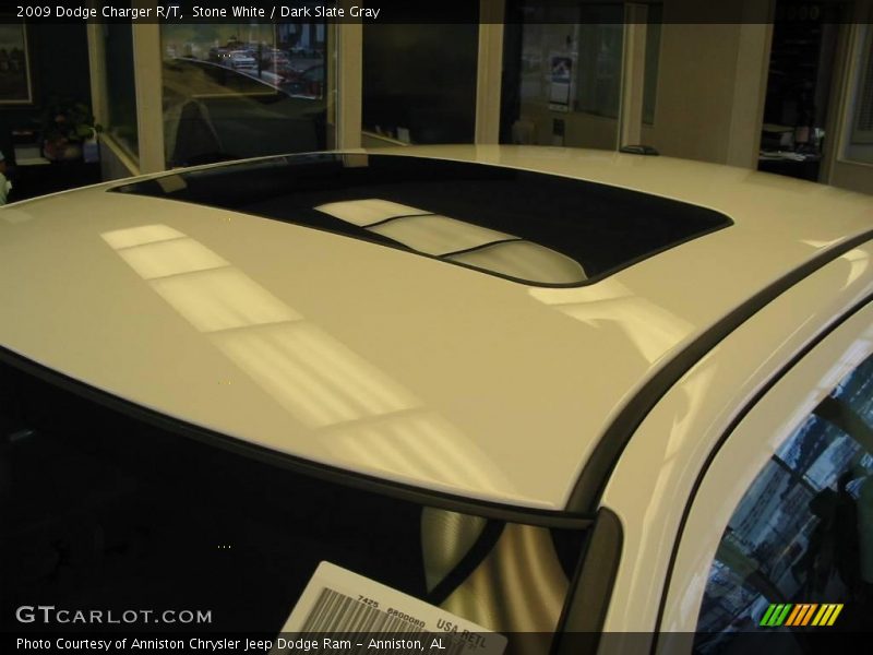 Stone White / Dark Slate Gray 2009 Dodge Charger R/T