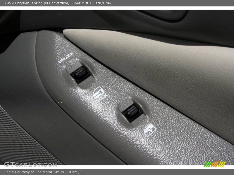 Silver Mist / Black/Gray 1999 Chrysler Sebring JXi Convertible
