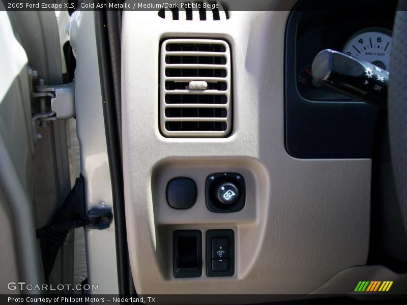 Gold Ash Metallic / Medium/Dark Pebble Beige 2005 Ford Escape XLS