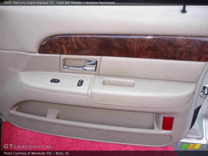 Gold Ash Metallic / Medium Parchment 2005 Mercury Grand Marquis GS