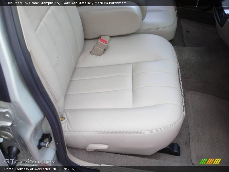 Gold Ash Metallic / Medium Parchment 2005 Mercury Grand Marquis GS