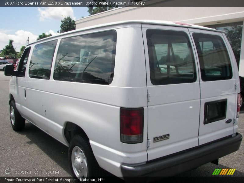 Oxford White / Medium Flint Grey 2007 Ford E Series Van E150 XL Passenger