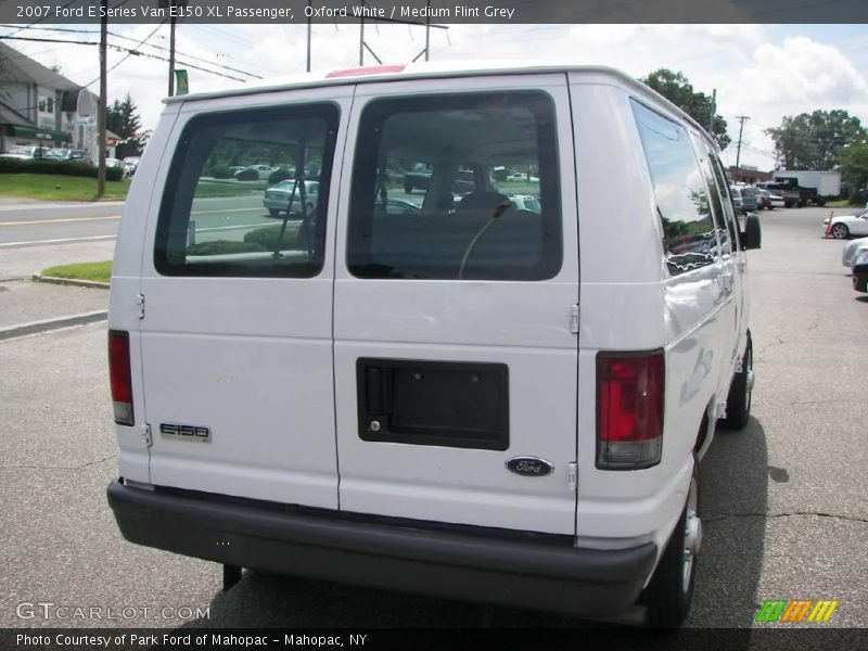 Oxford White / Medium Flint Grey 2007 Ford E Series Van E150 XL Passenger