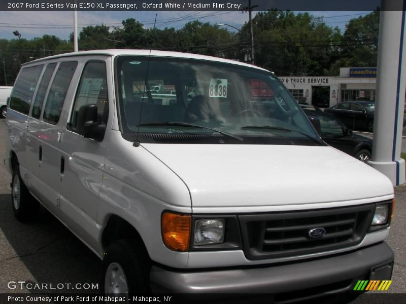 Oxford White / Medium Flint Grey 2007 Ford E Series Van E150 XL Passenger