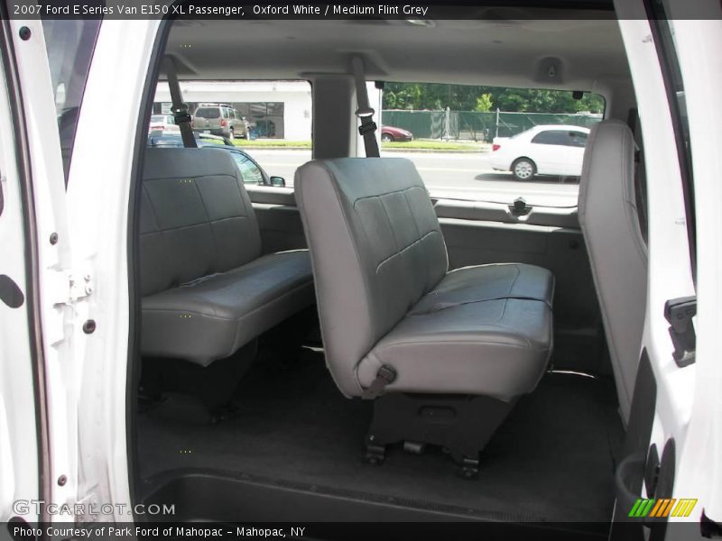 Oxford White / Medium Flint Grey 2007 Ford E Series Van E150 XL Passenger