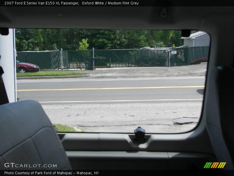 Oxford White / Medium Flint Grey 2007 Ford E Series Van E150 XL Passenger