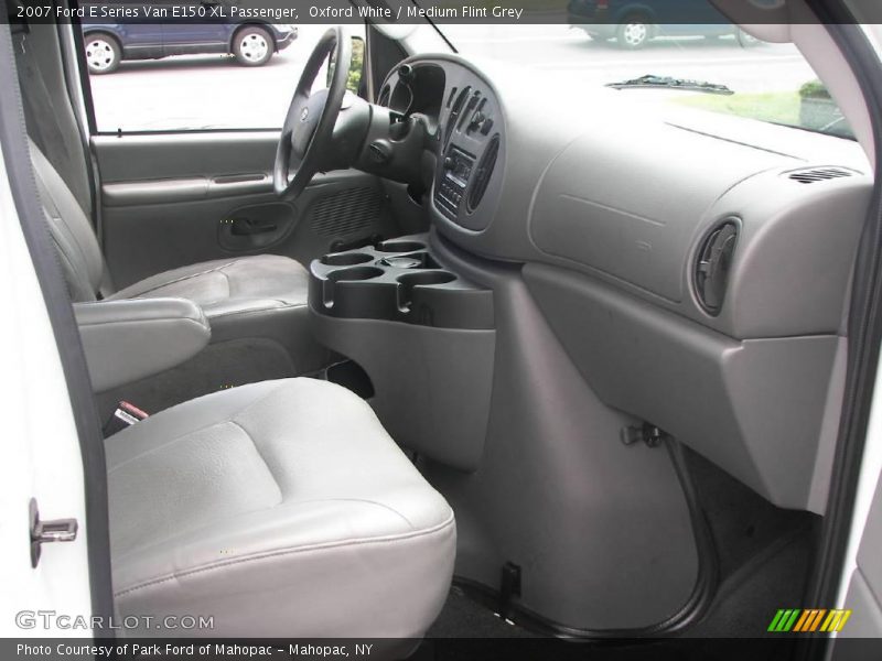 Oxford White / Medium Flint Grey 2007 Ford E Series Van E150 XL Passenger