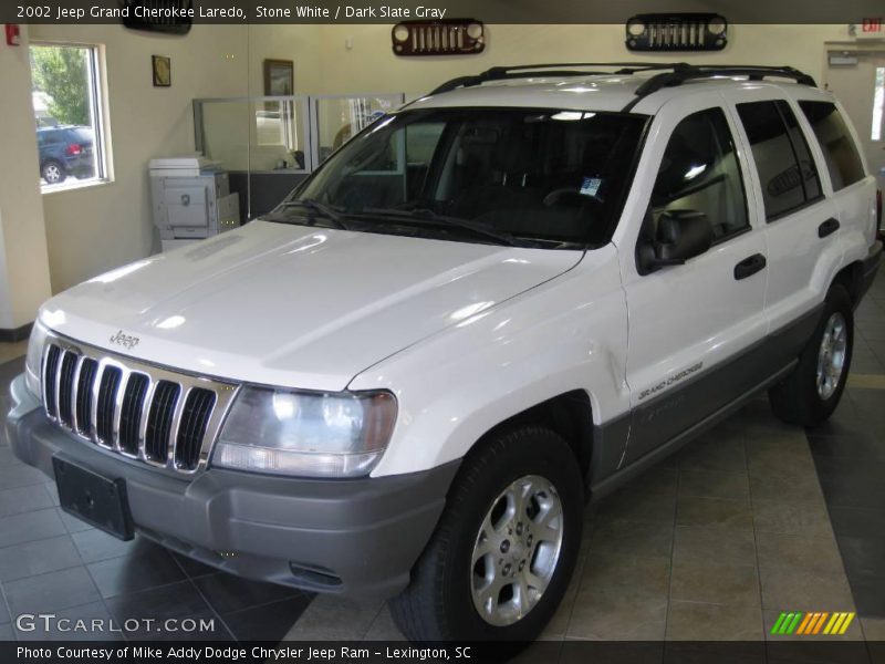 Stone White / Dark Slate Gray 2002 Jeep Grand Cherokee Laredo