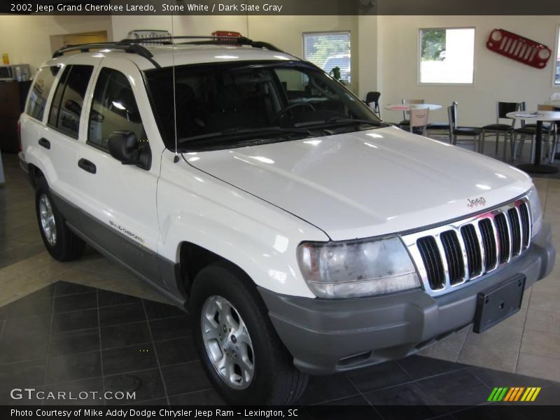 Stone White / Dark Slate Gray 2002 Jeep Grand Cherokee Laredo
