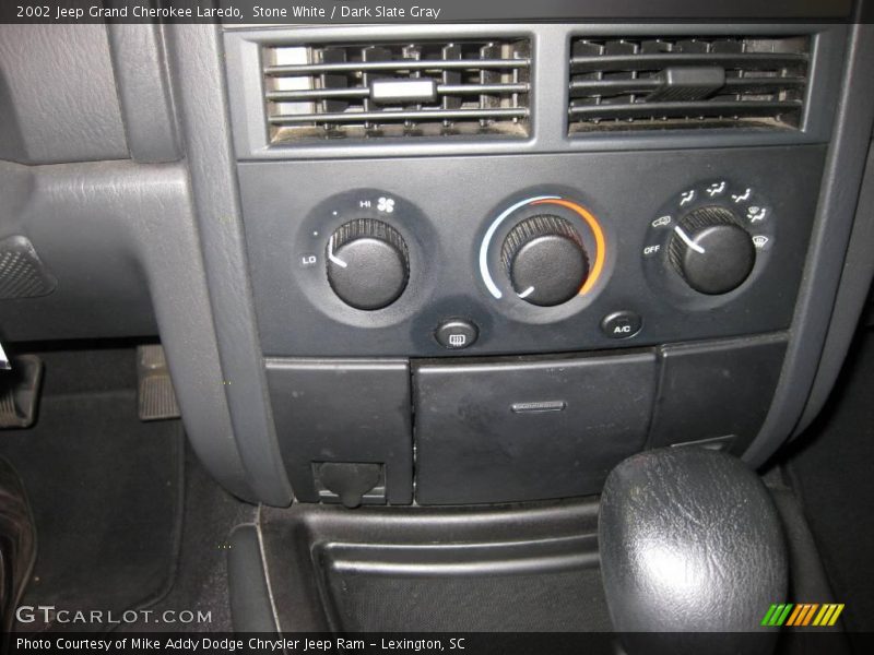 Stone White / Dark Slate Gray 2002 Jeep Grand Cherokee Laredo