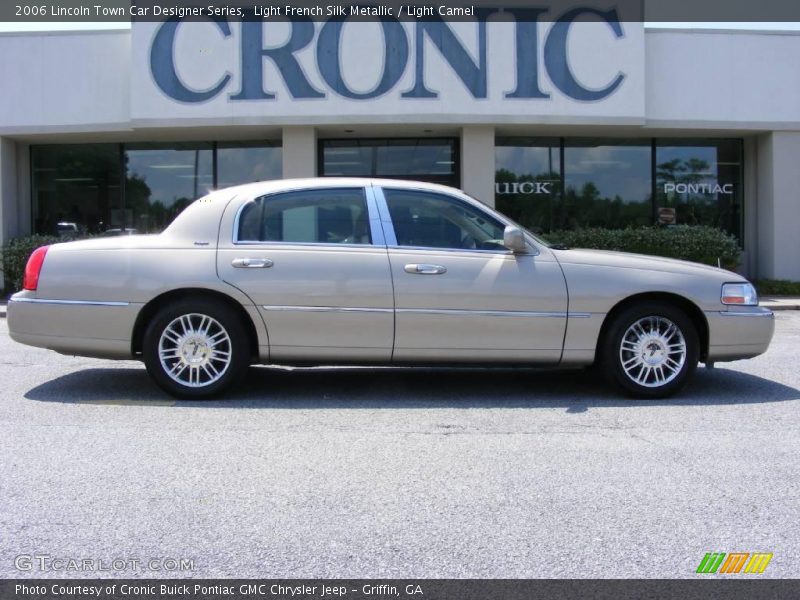 Light French Silk Metallic / Light Camel 2006 Lincoln Town Car Designer Series