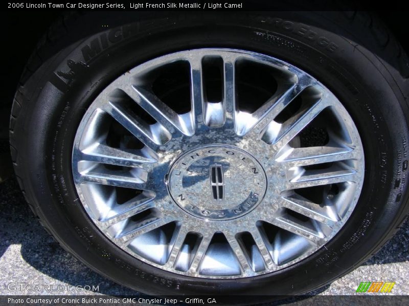 Light French Silk Metallic / Light Camel 2006 Lincoln Town Car Designer Series