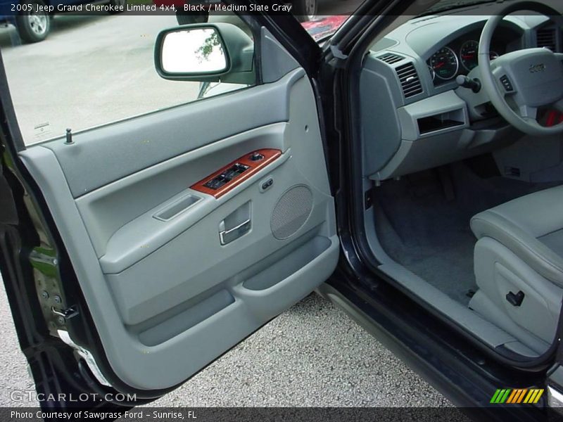 Black / Medium Slate Gray 2005 Jeep Grand Cherokee Limited 4x4