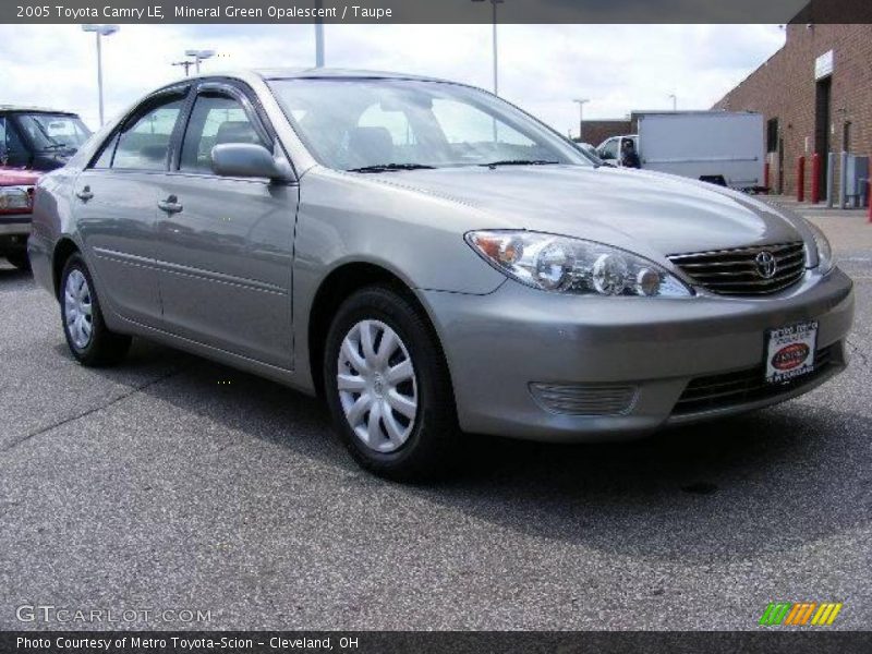 Mineral Green Opalescent / Taupe 2005 Toyota Camry LE