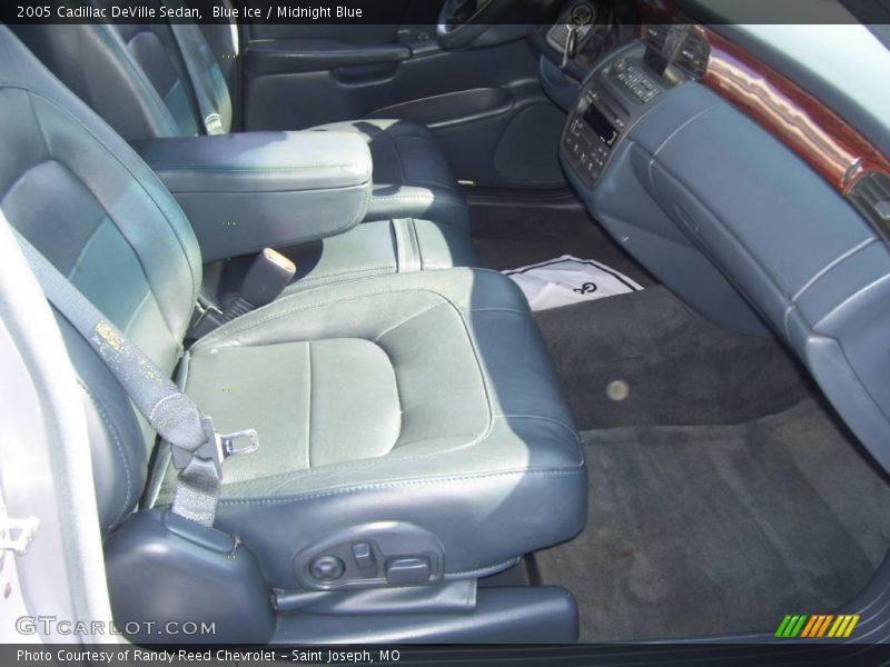 Blue Ice / Midnight Blue 2005 Cadillac DeVille Sedan