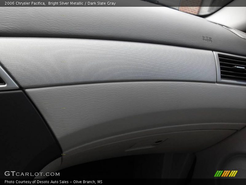 Bright Silver Metallic / Dark Slate Gray 2006 Chrysler Pacifica