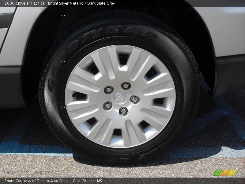 Bright Silver Metallic / Dark Slate Gray 2006 Chrysler Pacifica