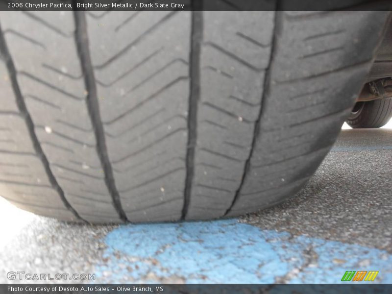 Bright Silver Metallic / Dark Slate Gray 2006 Chrysler Pacifica
