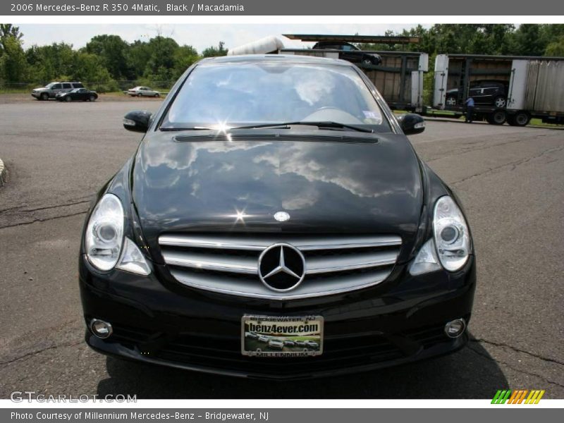 Black / Macadamia 2006 Mercedes-Benz R 350 4Matic