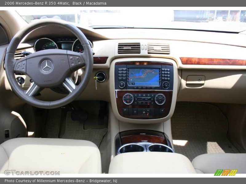Black / Macadamia 2006 Mercedes-Benz R 350 4Matic