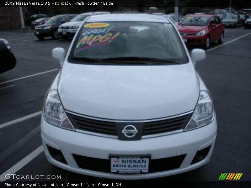 Fresh Powder / Beige 2009 Nissan Versa 1.8 S Hatchback