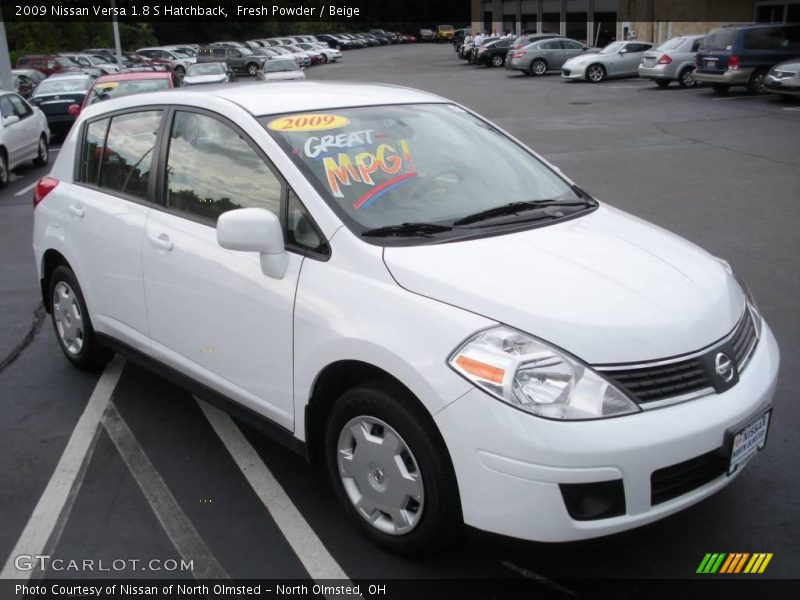 Fresh Powder / Beige 2009 Nissan Versa 1.8 S Hatchback