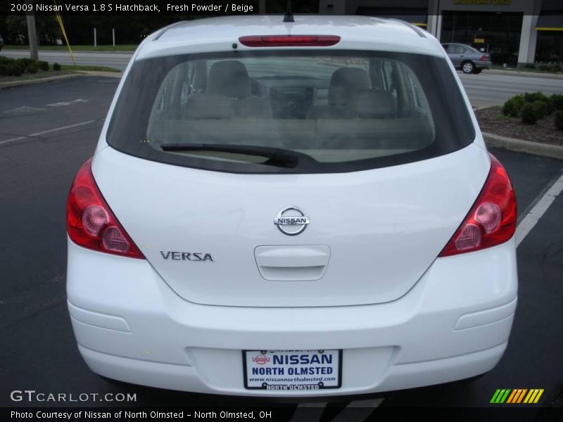 Fresh Powder / Beige 2009 Nissan Versa 1.8 S Hatchback