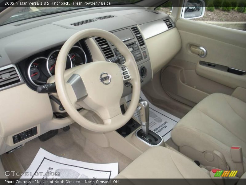 Fresh Powder / Beige 2009 Nissan Versa 1.8 S Hatchback