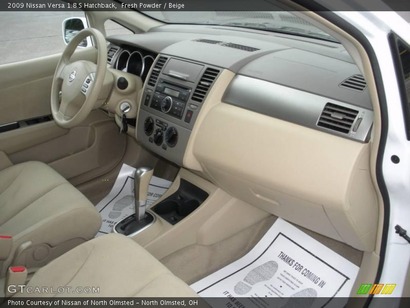 Fresh Powder / Beige 2009 Nissan Versa 1.8 S Hatchback