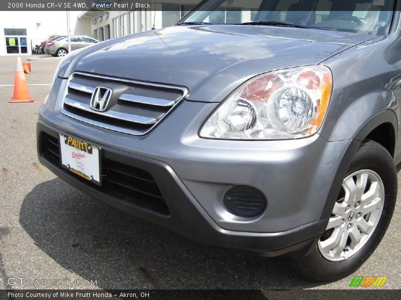 Pewter Pearl / Black 2006 Honda CR-V SE 4WD