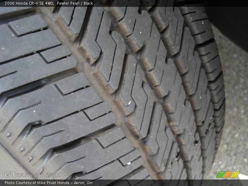 Pewter Pearl / Black 2006 Honda CR-V SE 4WD