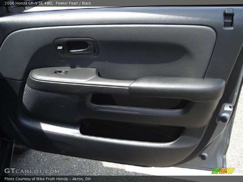 Pewter Pearl / Black 2006 Honda CR-V SE 4WD