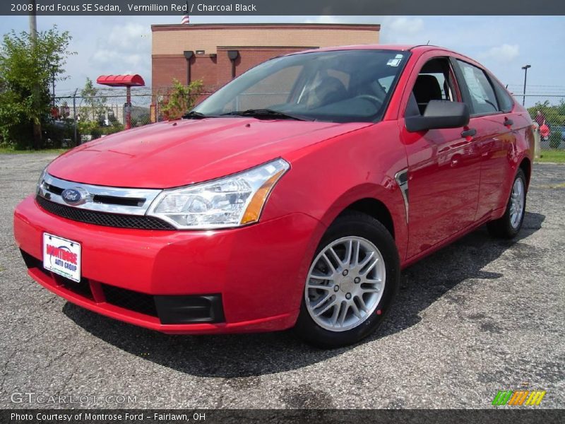 Vermillion Red / Charcoal Black 2008 Ford Focus SE Sedan