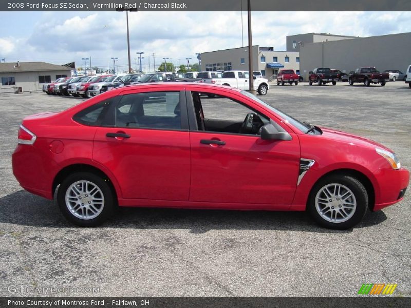 Vermillion Red / Charcoal Black 2008 Ford Focus SE Sedan