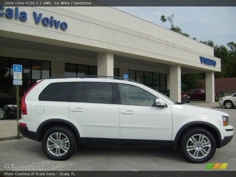 Ice White / Sandstone 2009 Volvo XC90 3.2 AWD