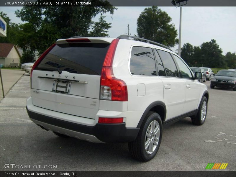 Ice White / Sandstone 2009 Volvo XC90 3.2 AWD