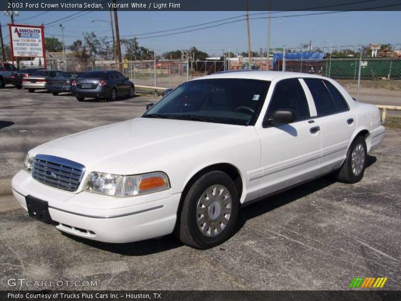 Vibrant White / Light Flint 2003 Ford Crown Victoria Sedan