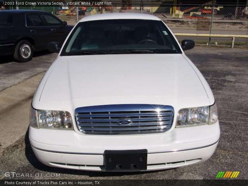 Vibrant White / Light Flint 2003 Ford Crown Victoria Sedan