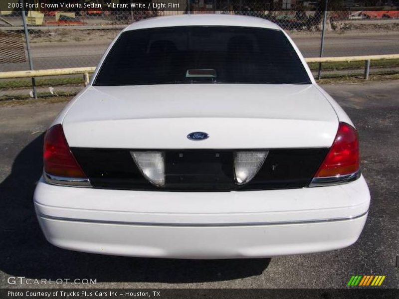 Vibrant White / Light Flint 2003 Ford Crown Victoria Sedan