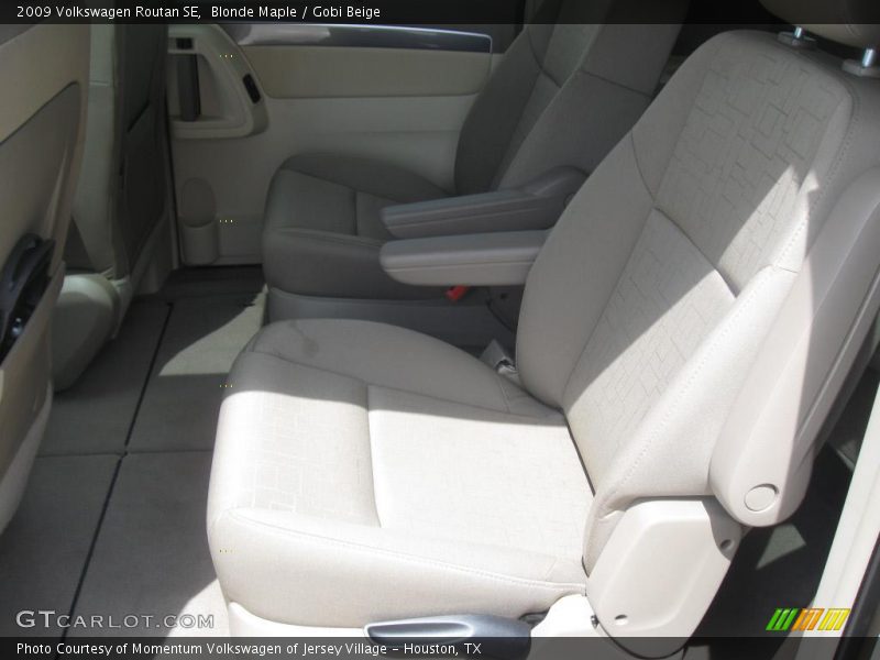 Blonde Maple / Gobi Beige 2009 Volkswagen Routan SE