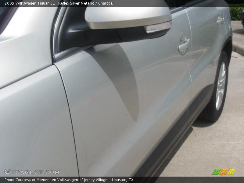 Reflex Silver Metallic / Charcoal 2009 Volkswagen Tiguan SE