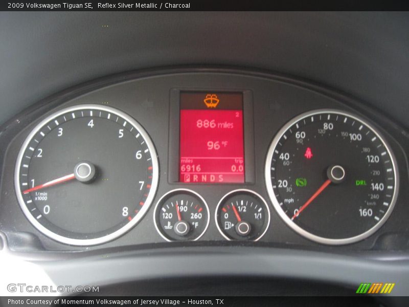 Reflex Silver Metallic / Charcoal 2009 Volkswagen Tiguan SE