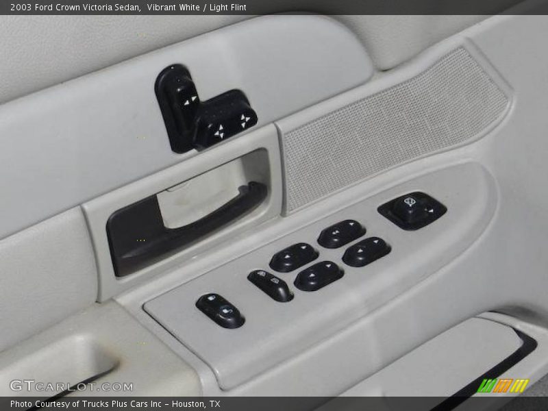Vibrant White / Light Flint 2003 Ford Crown Victoria Sedan