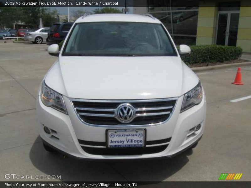 Candy White / Charcoal 2009 Volkswagen Tiguan SE 4Motion