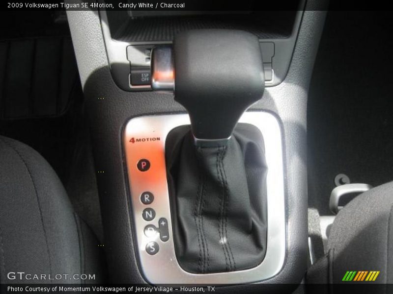Candy White / Charcoal 2009 Volkswagen Tiguan SE 4Motion