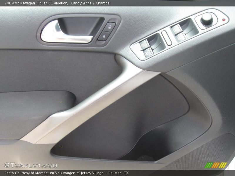 Candy White / Charcoal 2009 Volkswagen Tiguan SE 4Motion